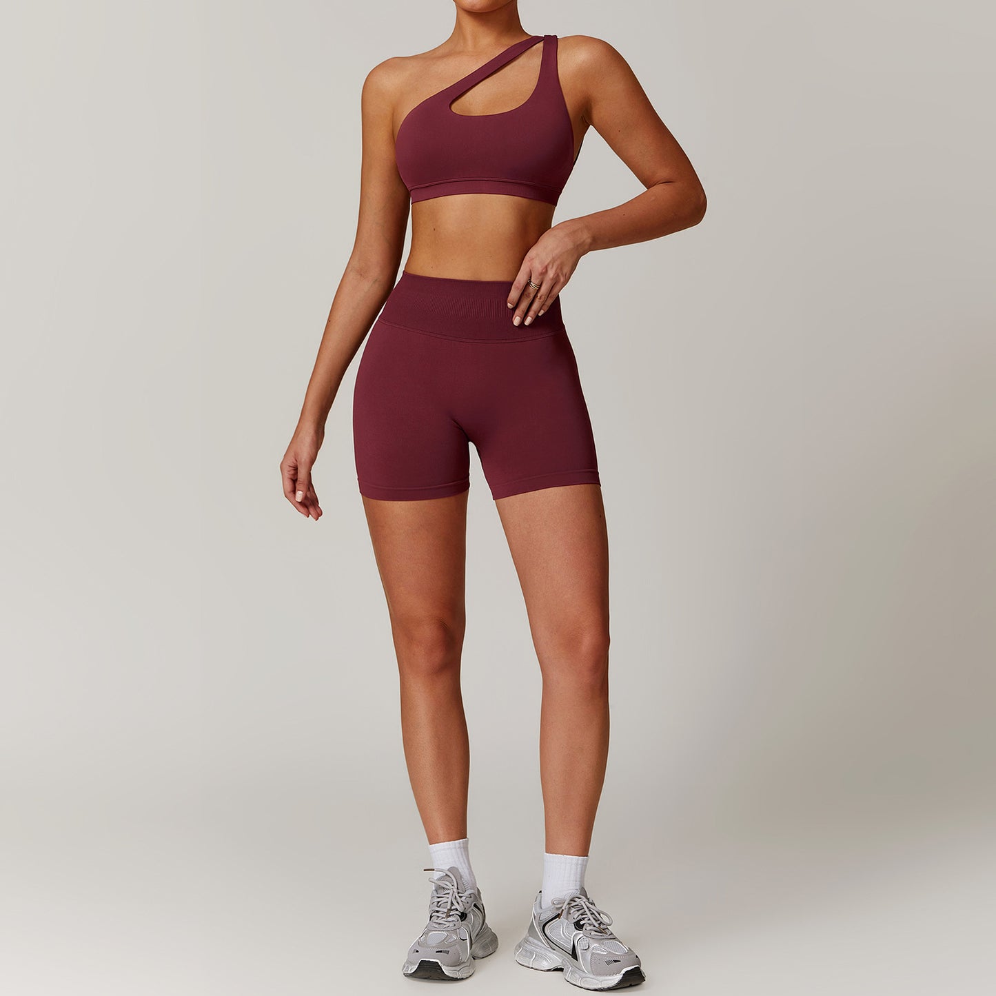 running/training set – one-shoulder bra with matching shorts