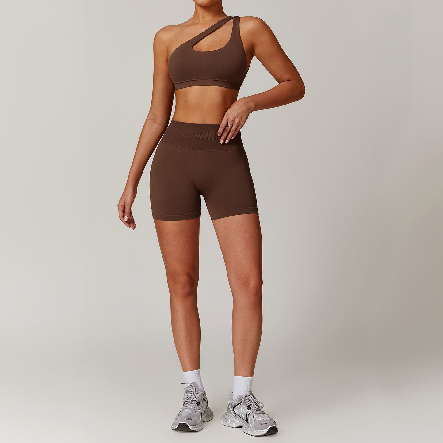 running/training set – one-shoulder bra with matching shorts