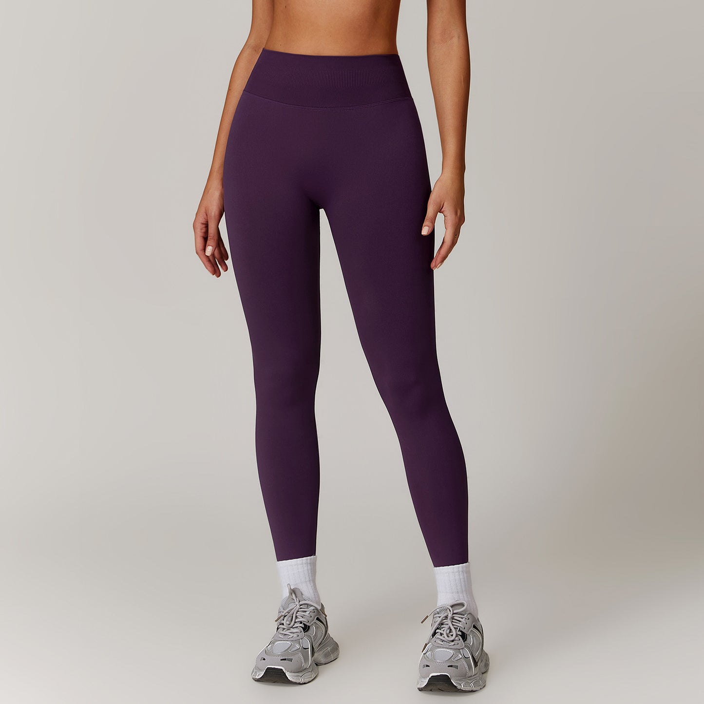 Outerwear Running Leggings – Peach Hip Contour, Sweat-Wicking, Motion-Ready